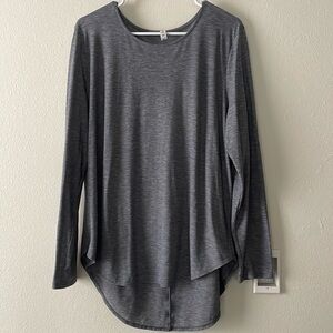 Under Armour Women’s Longsleeve with Back cutout size XL